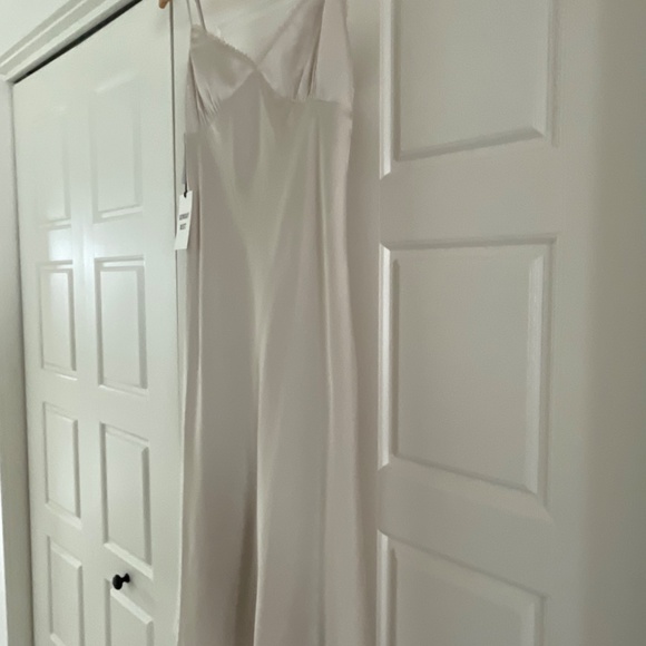 Aritzia Rae satin dress size small matte pearl - Picture 4 of 10